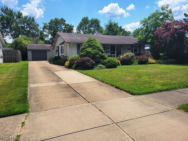 1st image of 449 Birchwood Dr