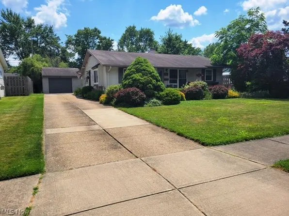 449 Birchwood Dr, Berea, OH 44017