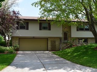 17 Morningdale Cir, Madison, WI 53717
