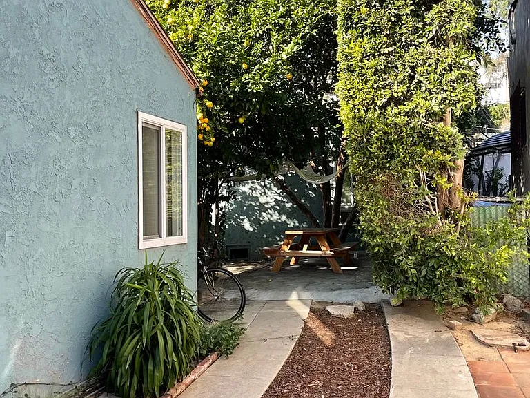 1859 Lakeshore Ave — Photo 12