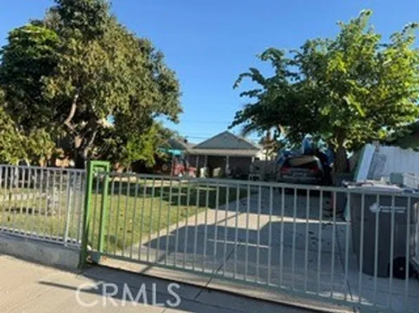 12318 211th St, Hawaiian Gardens, CA 90716