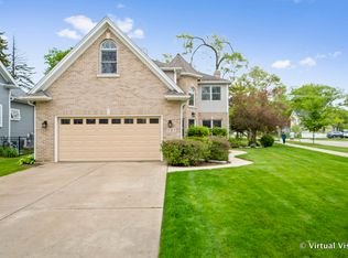 181 N Walnut St, Elmhurst, IL 60126