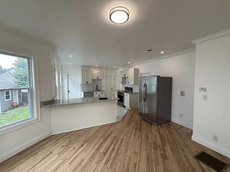 19 Reeves St #1 — Photo 5