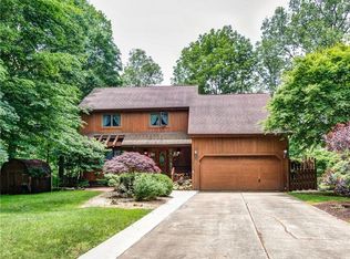 8528 Cornwall Ct, Mentor, OH 44060