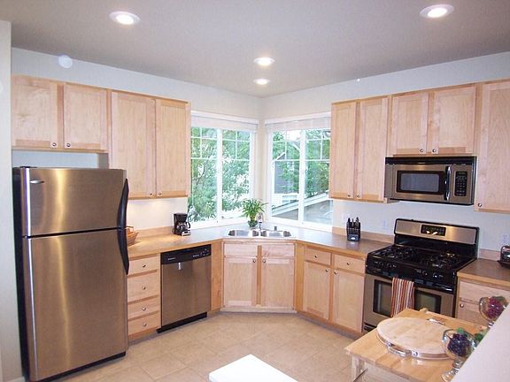 4th image of 22435 NE Inglewood Hill Rd