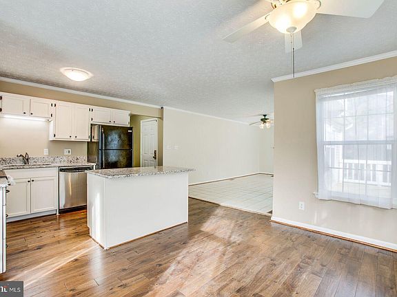 5th image of 6703 Farmstead Ln