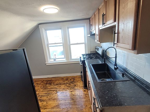 2nd image of 54 Villa Ave Fl 3rd