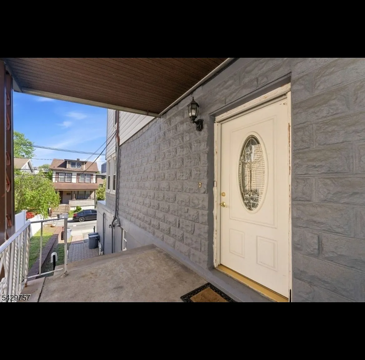 3 bed, 3200 sqft, $3,200 — Photo 2