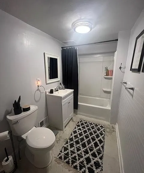 27 Cowan St #1 — Photo 7