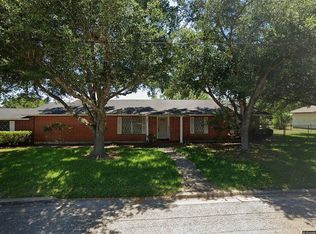 809 Beacon St, Cuero, TX 77954