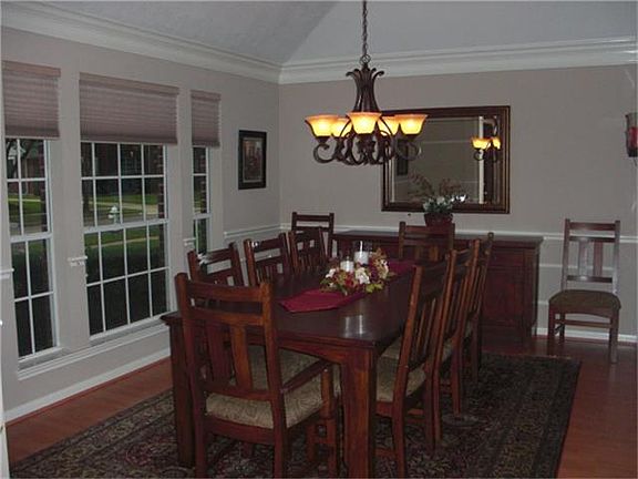 4th image of 2027 Cypress Bend Ln