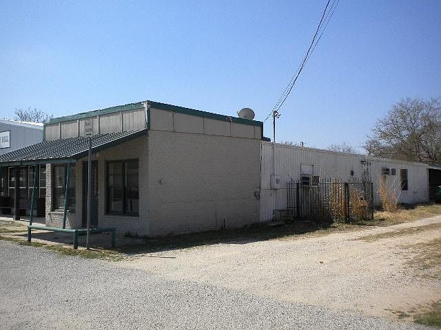2nd image of 216 Main St