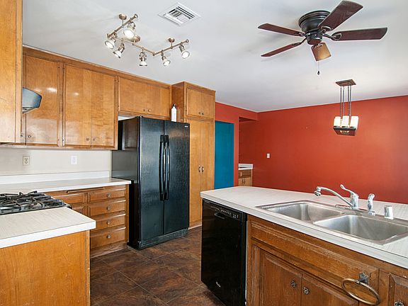 4th image of 976 La Tierra Dr