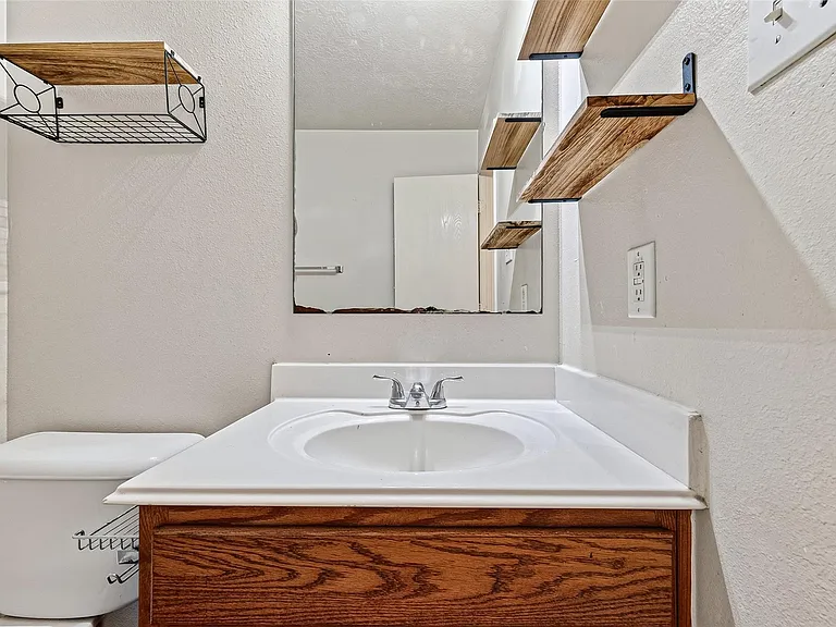 19119 Yaupon Ranch Dr — Photo 36