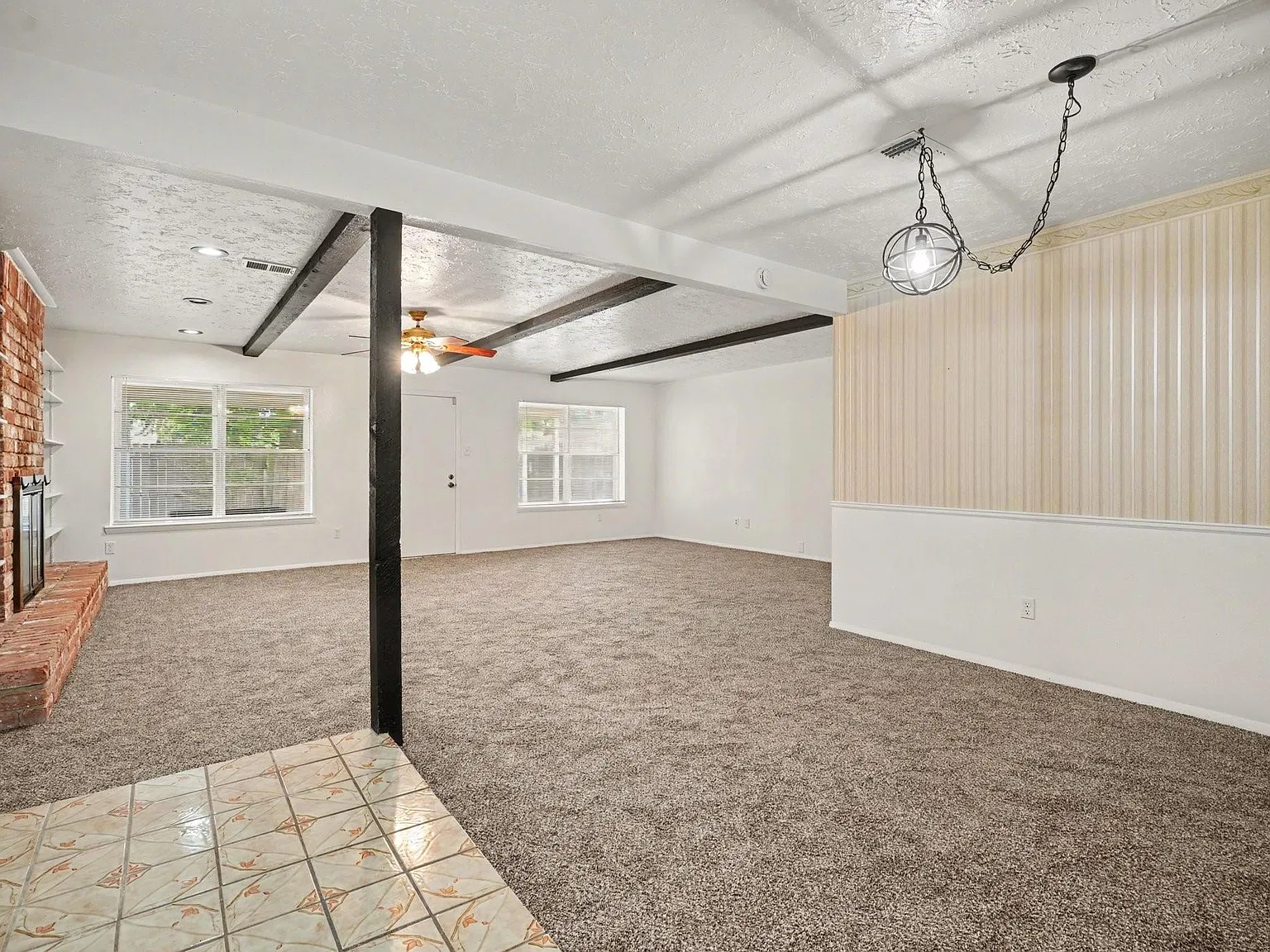 3 bed, 2.0 bath, 1660 sqft, $2,100 — Photo 4