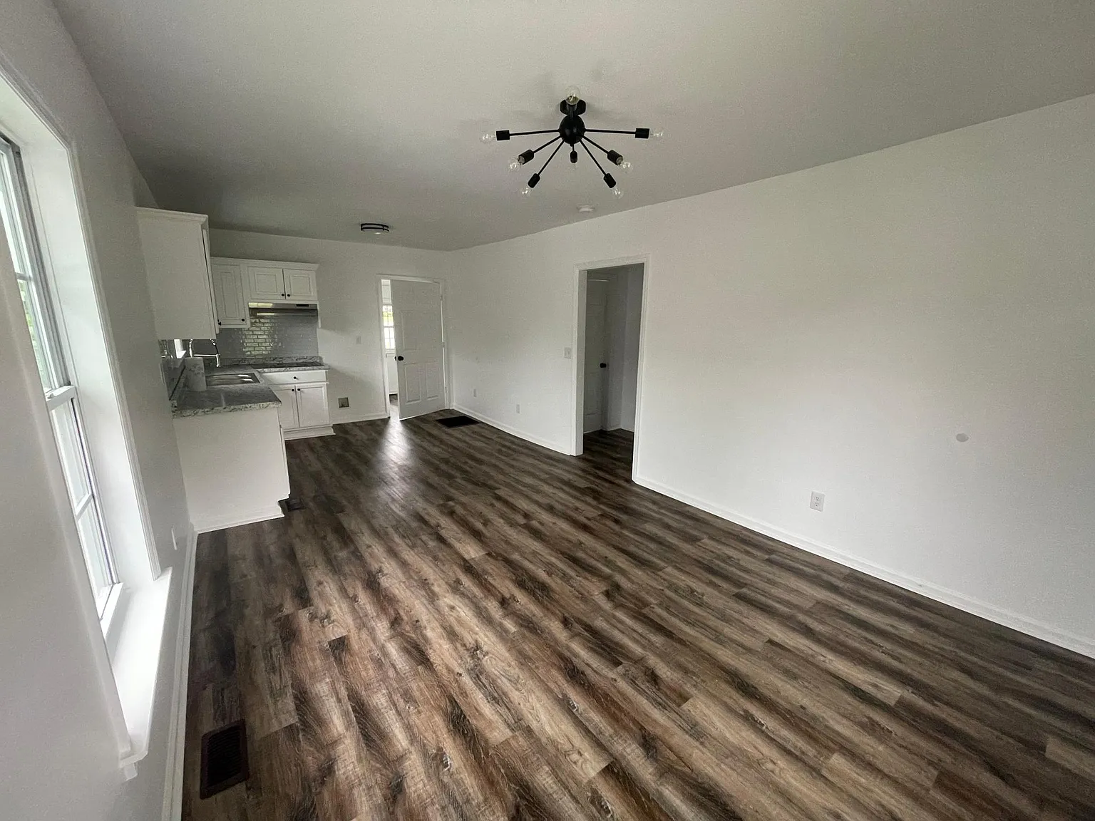 2 bed, 624 sqft, $1,200 — Photo 3