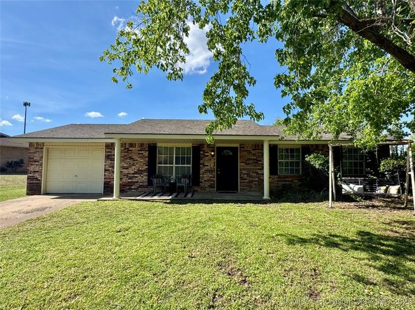 803 S Thompson Ave, Cushing, OK 74023