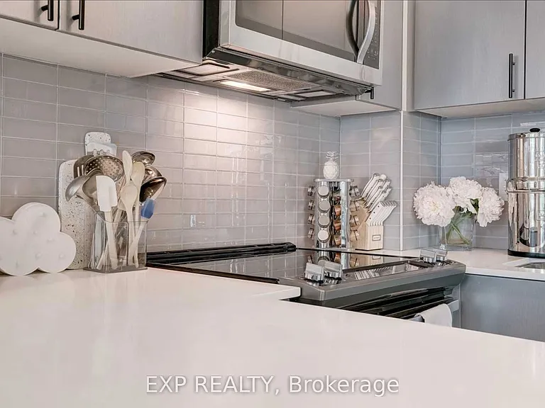 2522 Keele St #419 — Photo 16