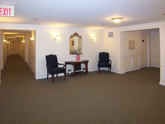 4th image of 3100 Town Square Dr Unit 304
