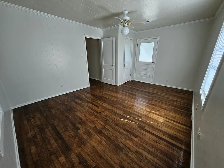 1522 Peach Tree Ln — Photo 11