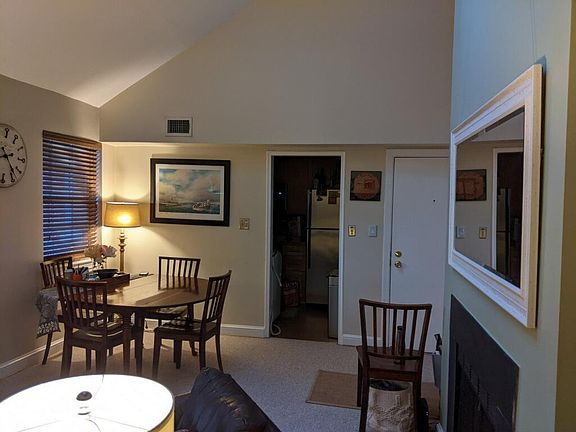 3rd image of 2105 N Scott St APT 82