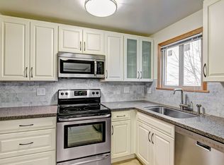 215 Aloha St APT 202, Seattle, WA 98109