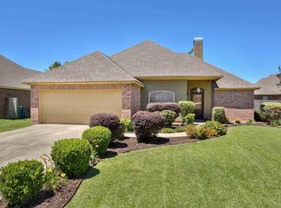 623 Beacon Dr, Youngsville, LA 70592
