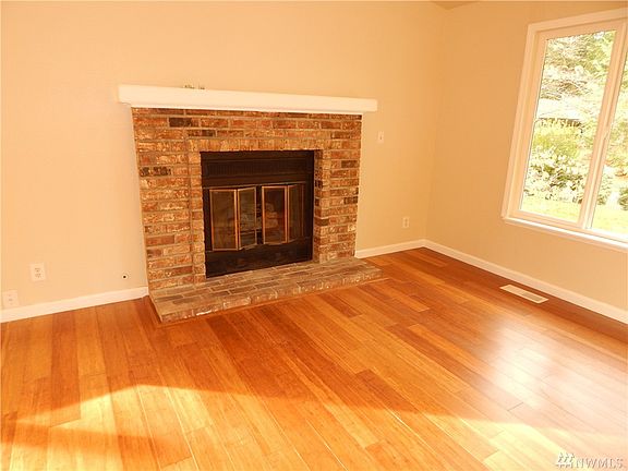 2nd image of 22429 NE 12th Ct
