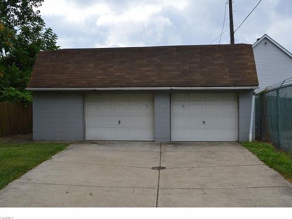 2nd image of 2716 Hermit Ave
