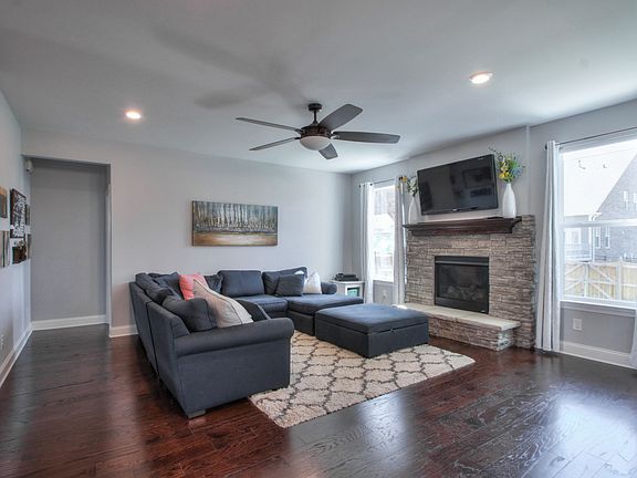 4th image of 1639 Southampton Way