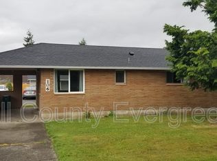 106 Cedar Ln, Pacific, WA 98047