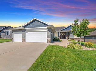 417 W Emerald Cir, Brandon, SD 57005