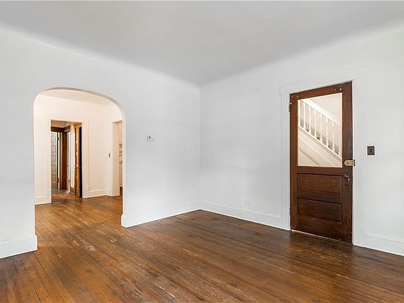 5th image of 1014 Fairfield Ave