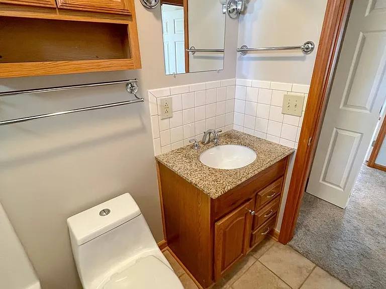 681 Maple Ave — Photo 34
