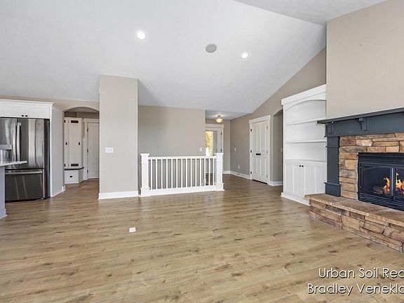 5th image of 5471 Ericridge Ct