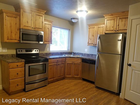 4th image of 446 W 6 S APT 406