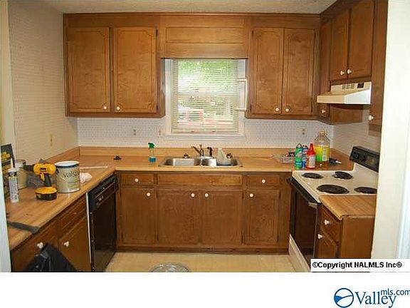 3rd image of 732 Wynsom Dr SE