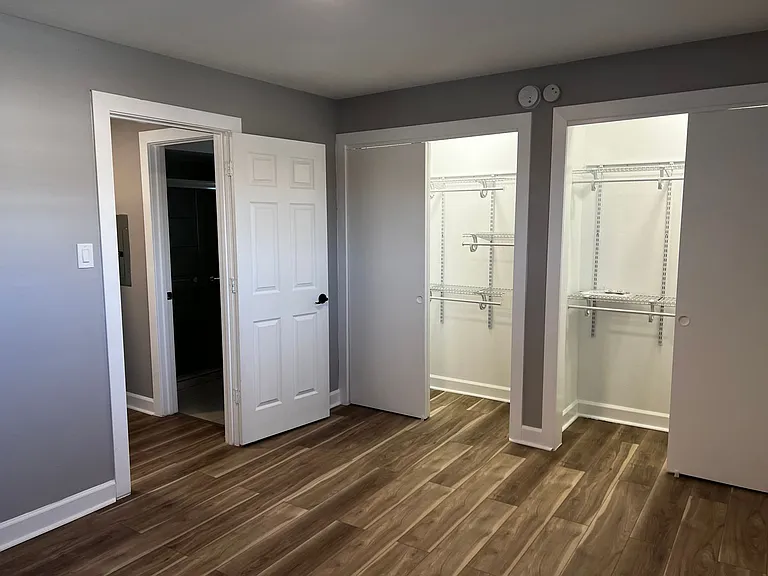 Salt Creek Apartments — Photo 29