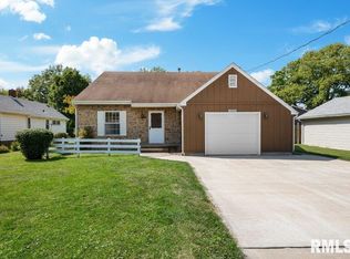 3205 40th St, Moline, IL 61265