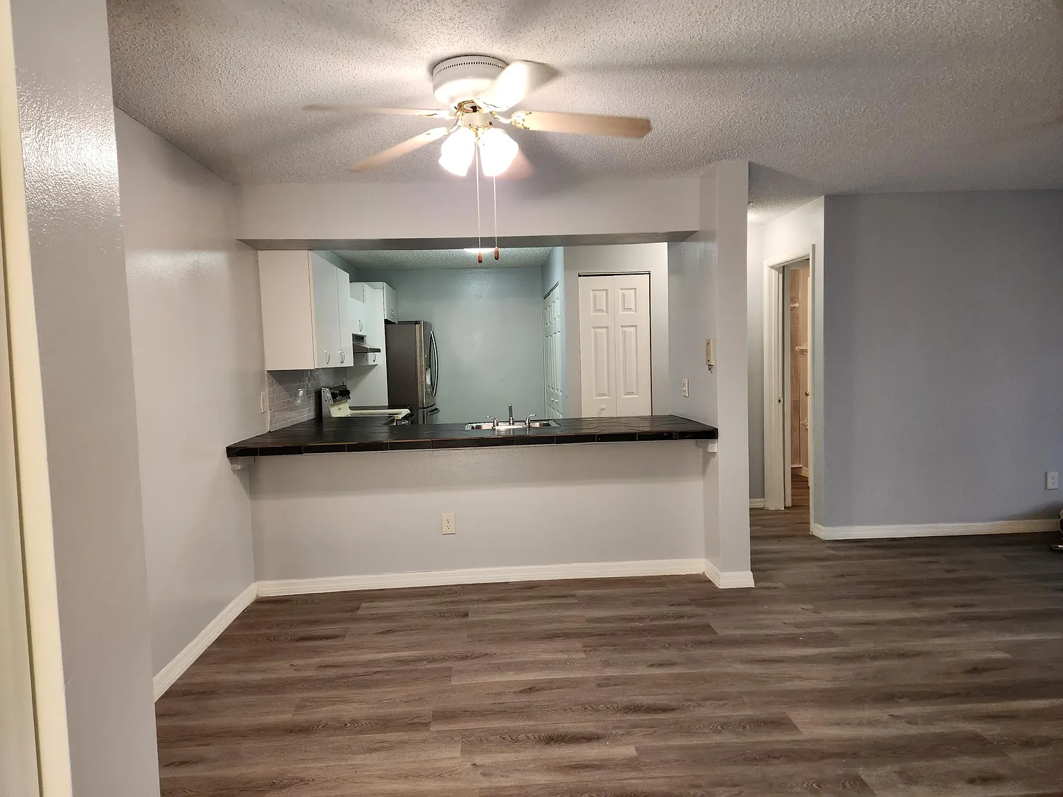 2 bed, 1126 sqft, $1,600 — Photo 3
