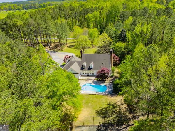 4053 County Road 14, Roanoke, AL 36274