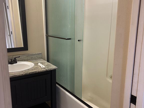 4th image of 1266 Fruitdale Dr