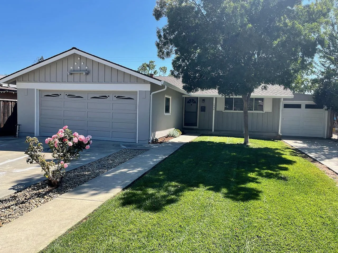 1040 Prouty Way photo 1