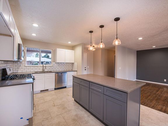5th image of 7717 Sierra Azul Ave NE