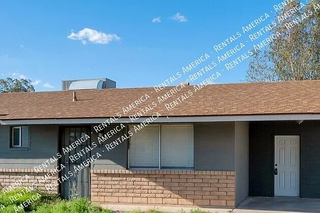 2074 W Butler Dr