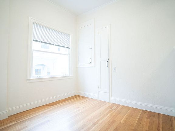 5th image of 743 Warfield Ave #3