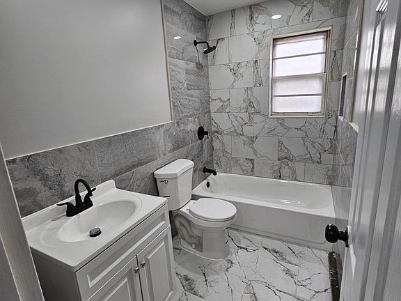3rd image of 53 W Stratford Pl #4