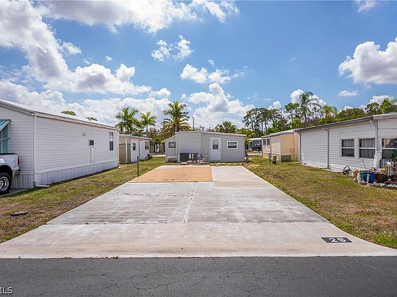 3rd image of 25 La Fonda Ln