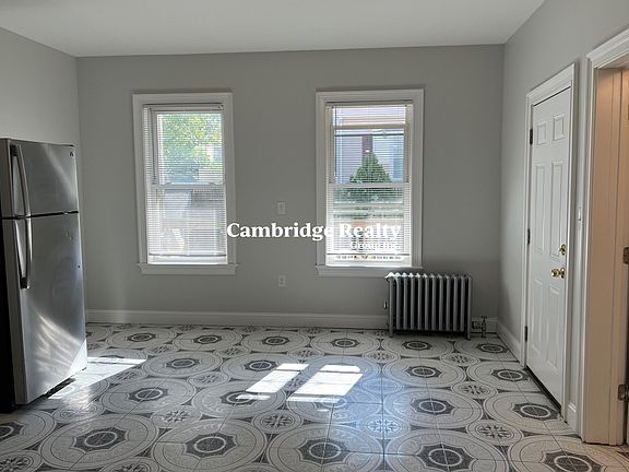 4th image of 179 Belmont St #1T
