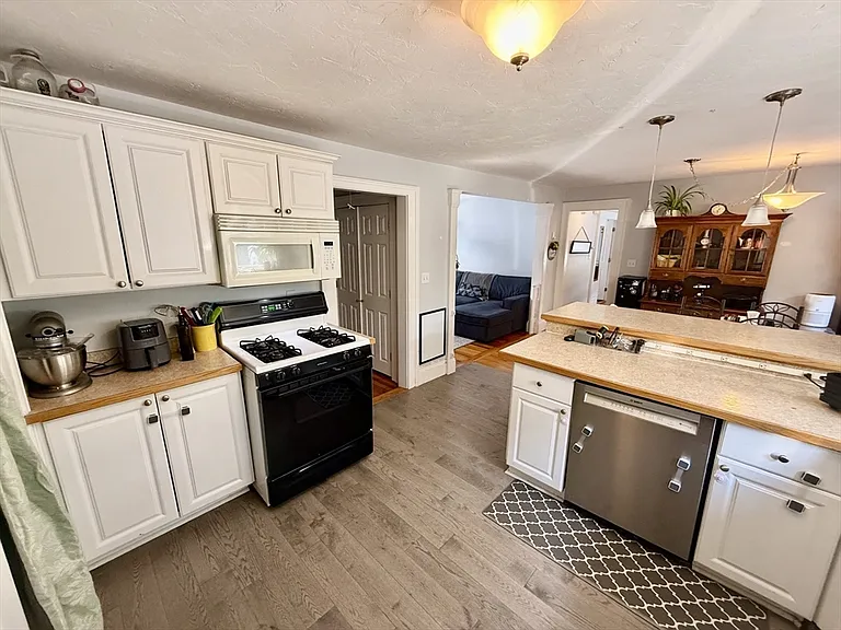 55 Storrs Ave #2 — Photo 3